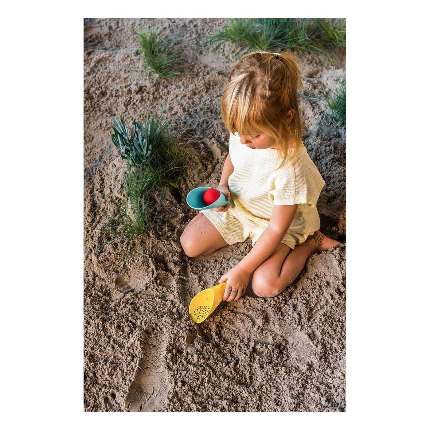 QUUT Strandspielzeug Cuppi